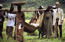 1907 ziehen die Trappes (Christine Neubauer und Frank Behnke) nach Afrika